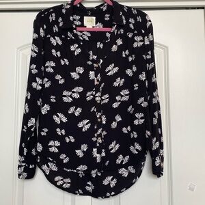 Anthropologie Maeve Bow Print Blouse Tunic Womens 8 Rayon V neck button down Top